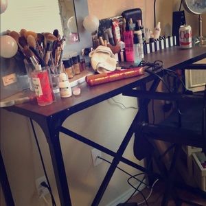 Desk can be used as vanity